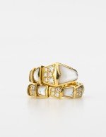 Кольцо из лимонного золота c бриллиантами и перламутром