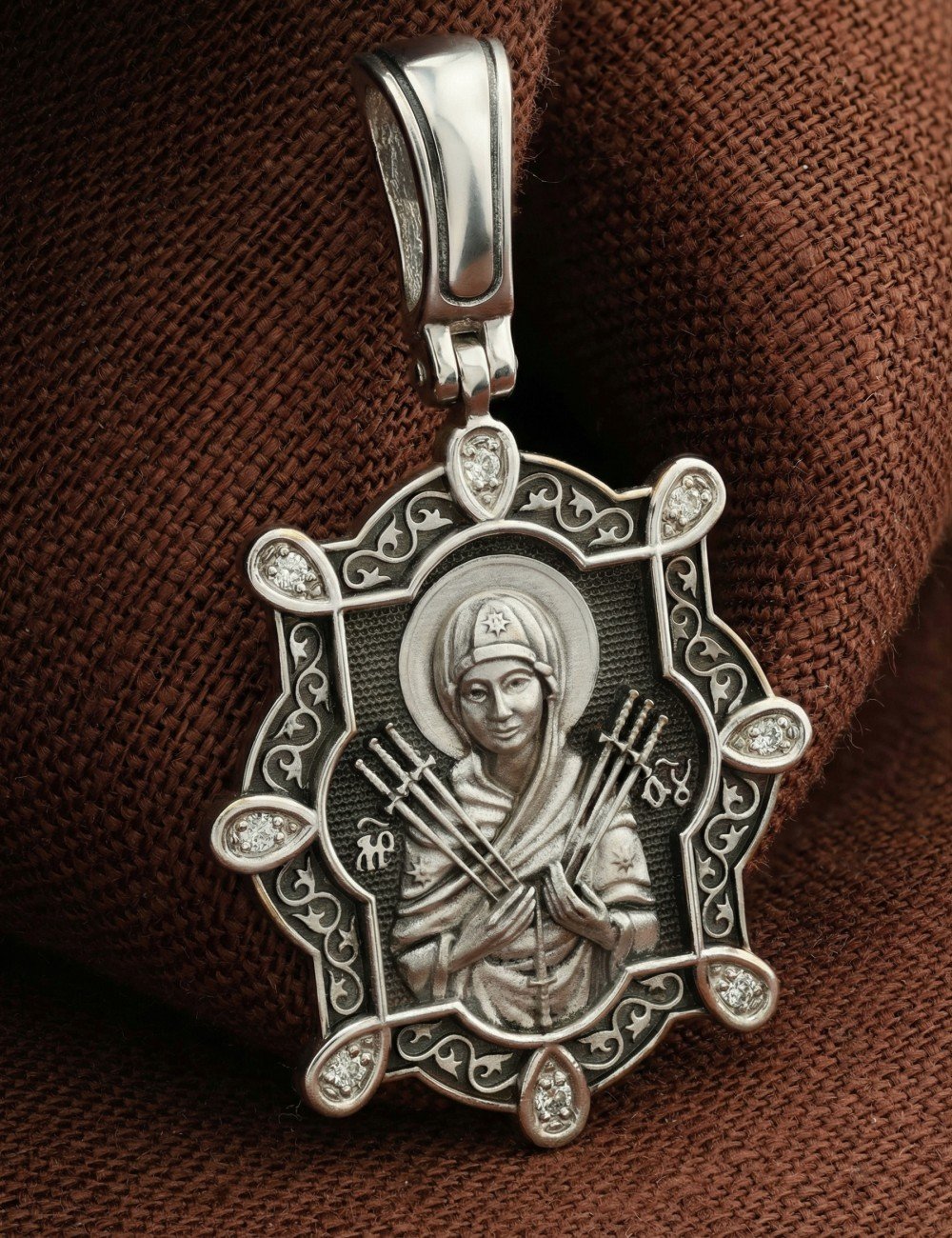 Образок из белого золота c бриллиантами