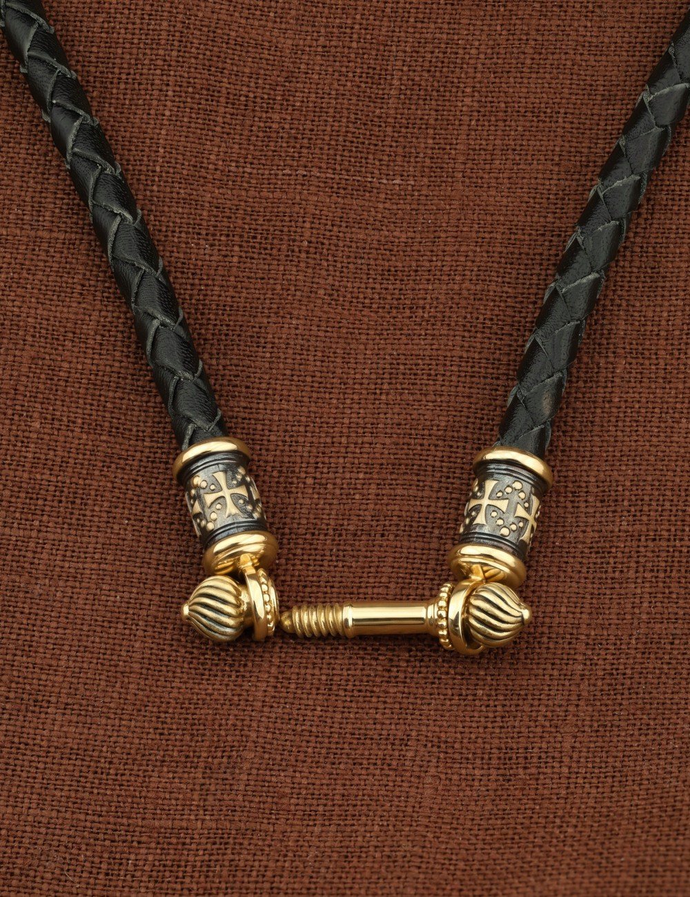 Гайтан из лимонного золота c кожаным шнурком