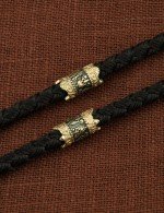 Шнурок шёлковый из зелёного золота c шёлковым шнурком