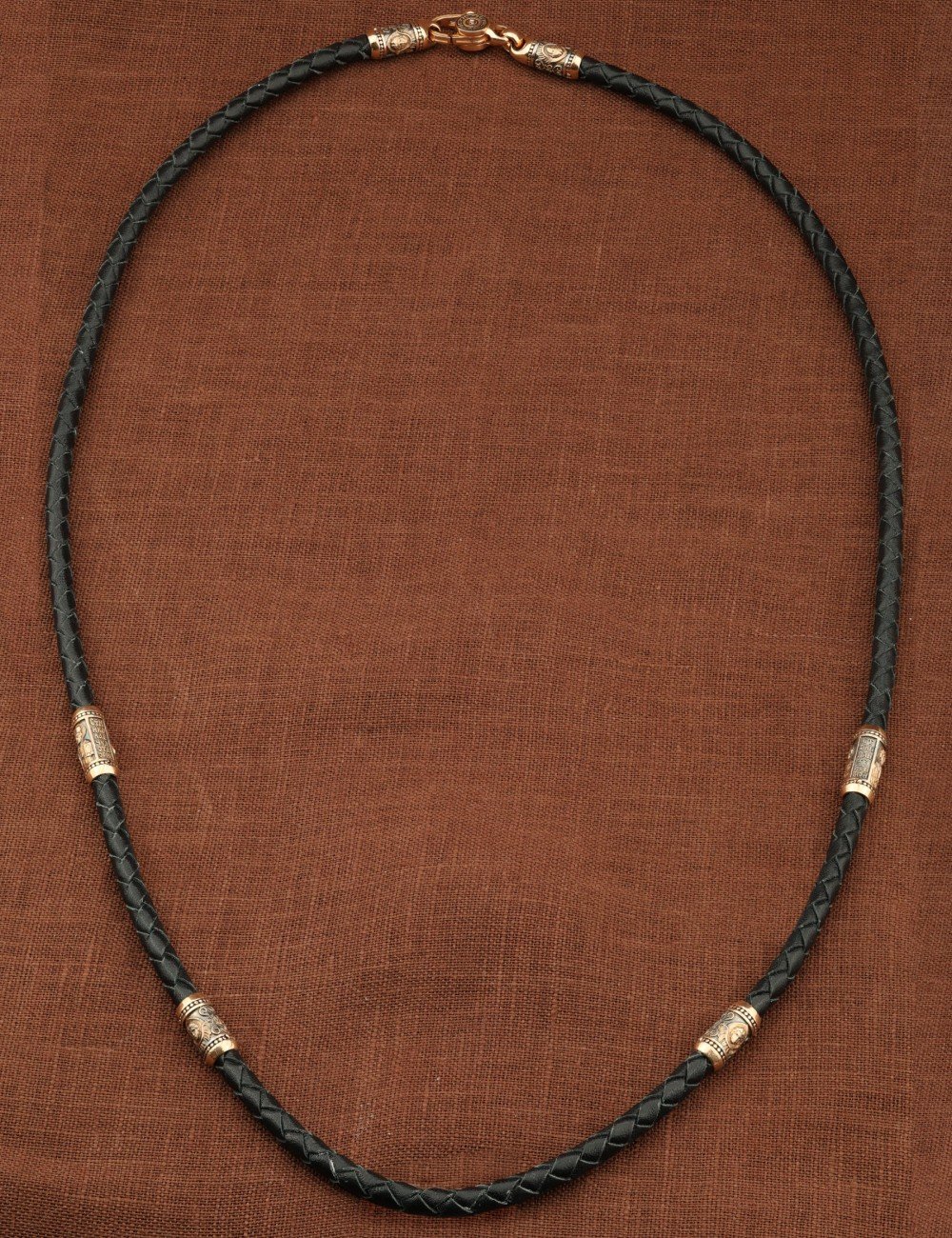 Гайтан из золота c кожаным шнурком