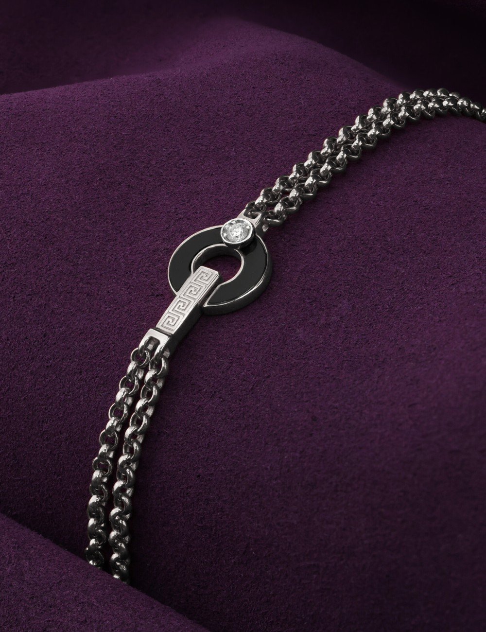 Браслет из белого золота c бриллиантами и ониксом