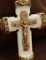 Крест из золота c бивнем мамонта