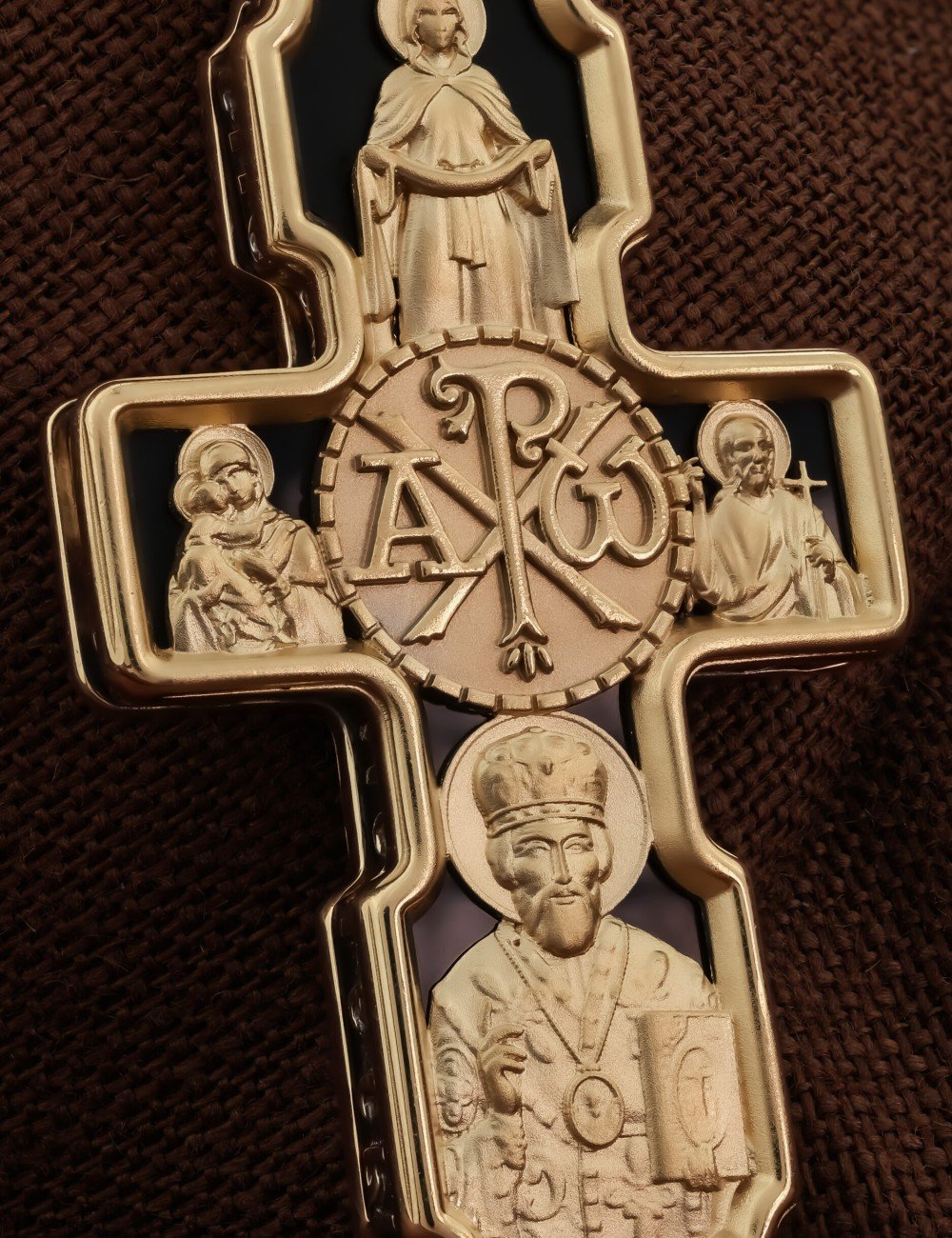 Крест из золота c ониксом