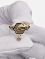 Кольцо из лимонного золота c бриллиантами и перламутром