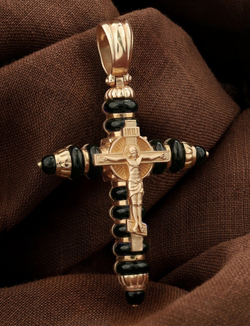 Крест из золота c ониксом