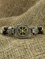 Браслет из серебра и золота c ониксом и шёлковым шнурком