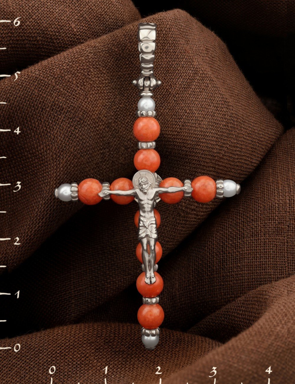 Крест из белого золота c жемчугом и кораллом