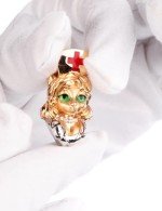 Подвеска из золота c эмалью, бриллиантами и рубином