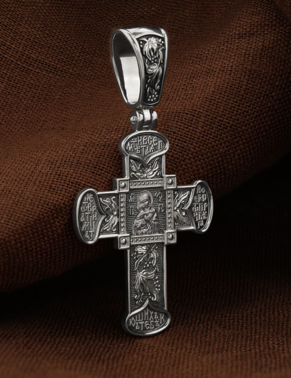 Крест из белого золота