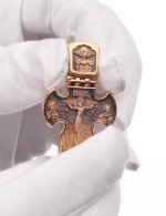 Крест из золота