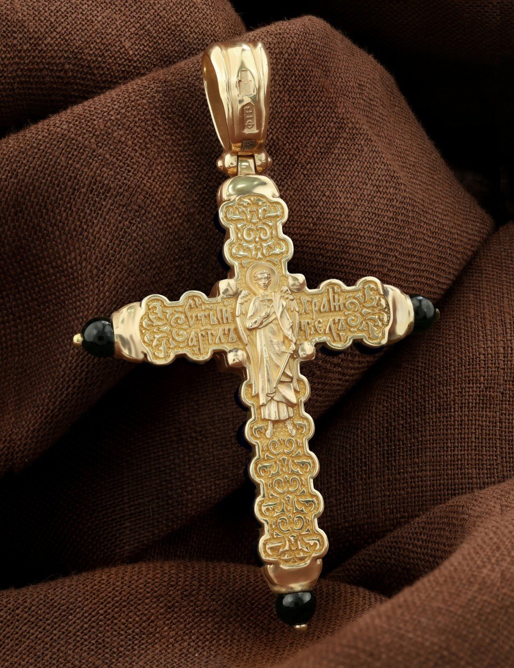 Крест из лимонного золота c ониксом