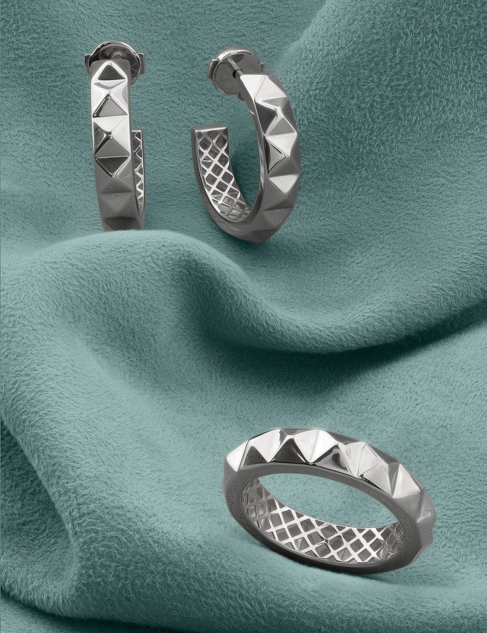 Кольцо из белого золота