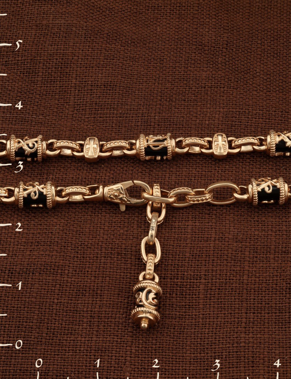 Браслет из золота c ониксом