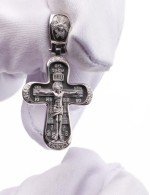 Крест из белого золота c бриллиантами