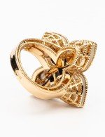 Кольцо из золота c бриллиантами и перламутром