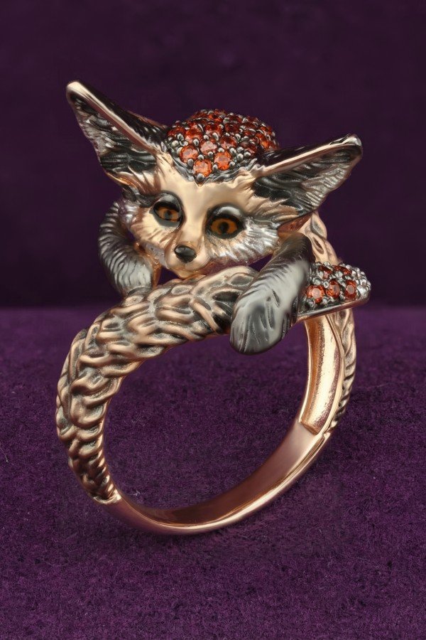 Кольцо из золота c эмалью и фианитом