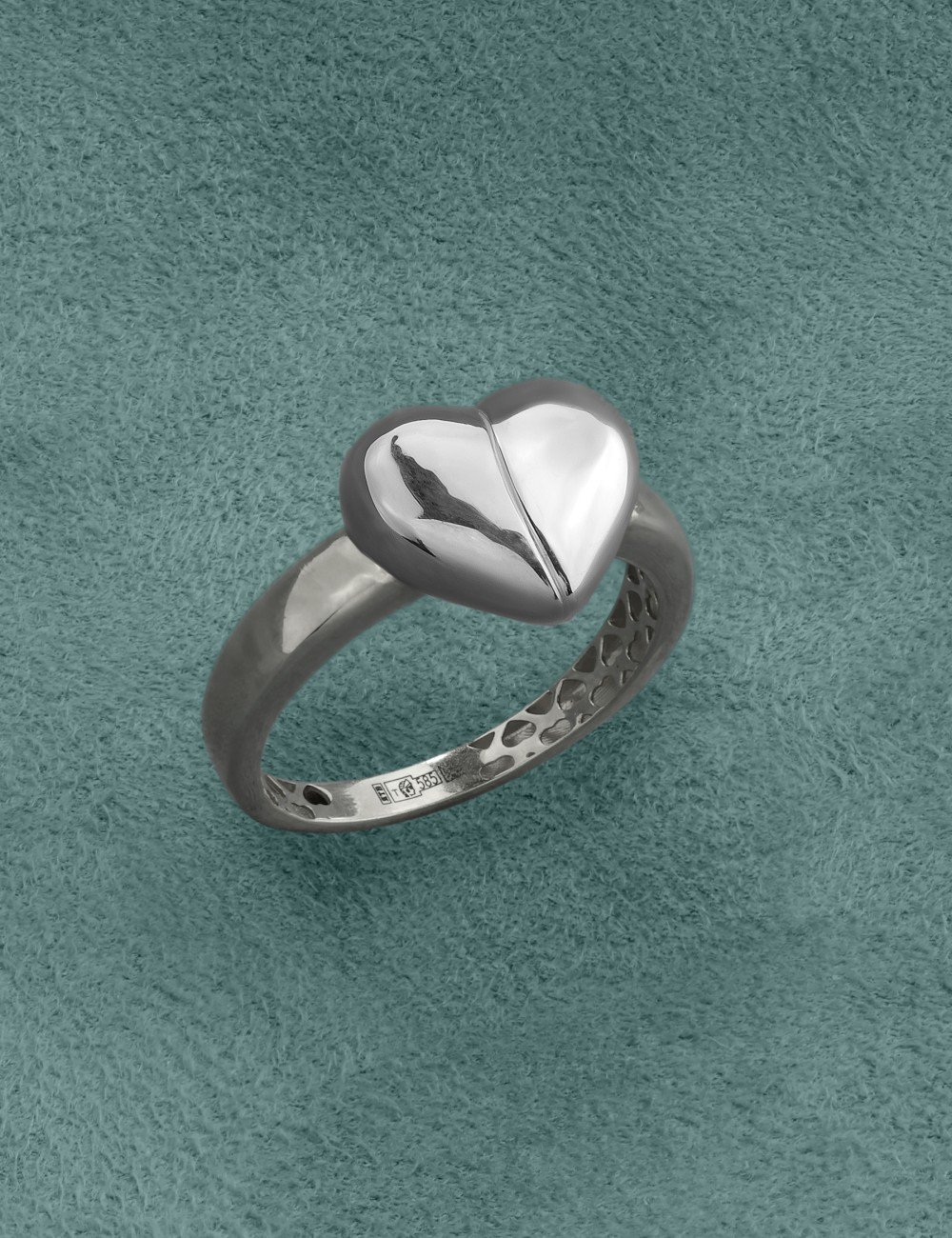 Кольцо из белого золота