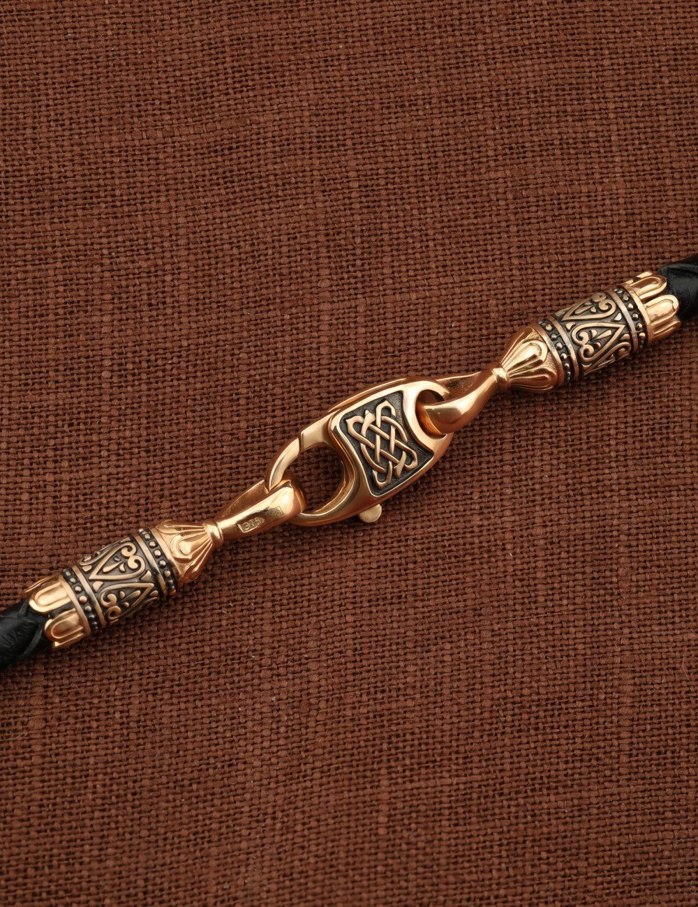 Гайтан из золота c кожаным шнурком