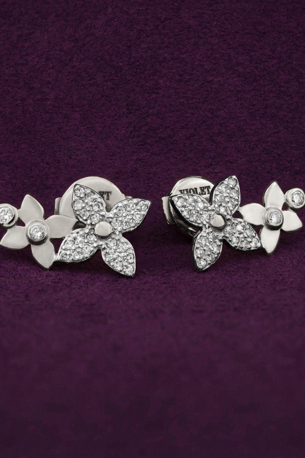 Серьги из белого золота c бриллиантами