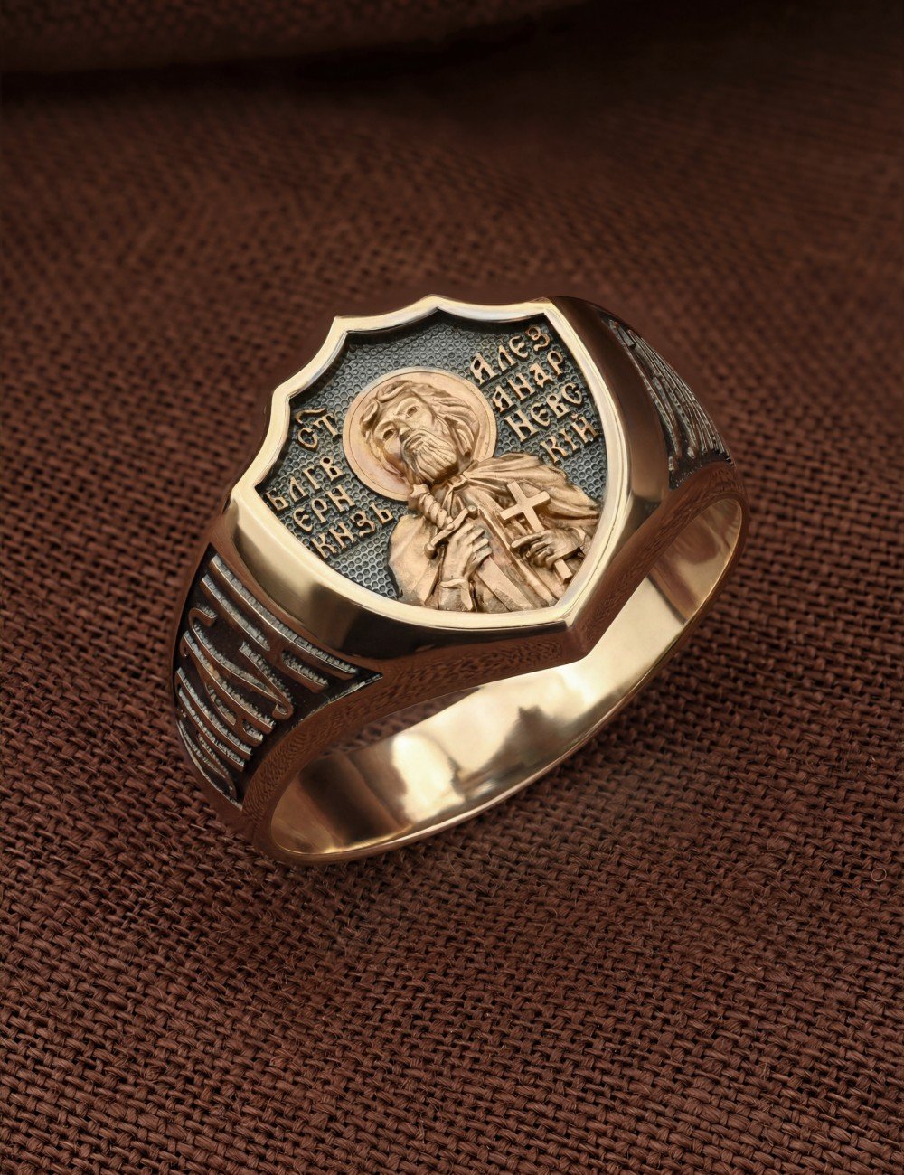 Кольцо из золота