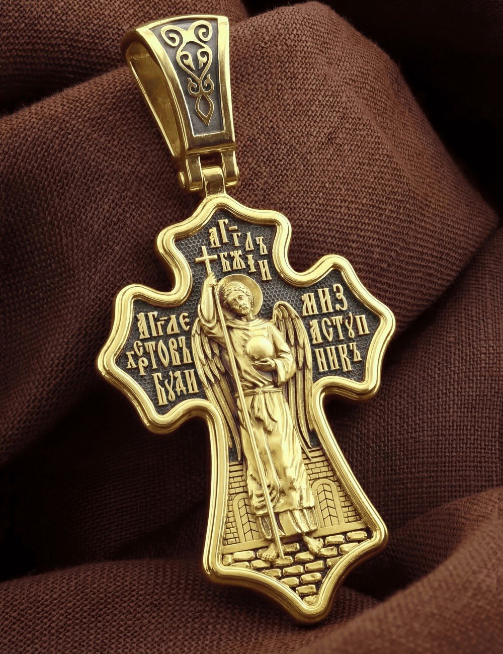 Крест из лимонного золота