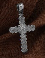 Крест из белого золота c лазуритом