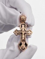 Крест из золота c ониксом