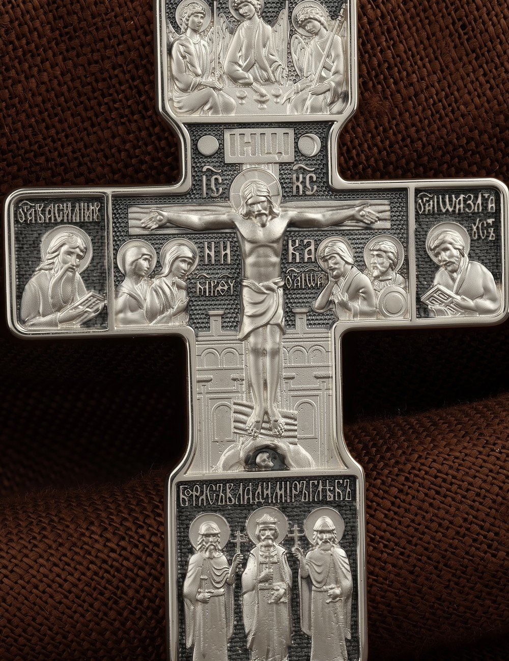 Крест из белого золота