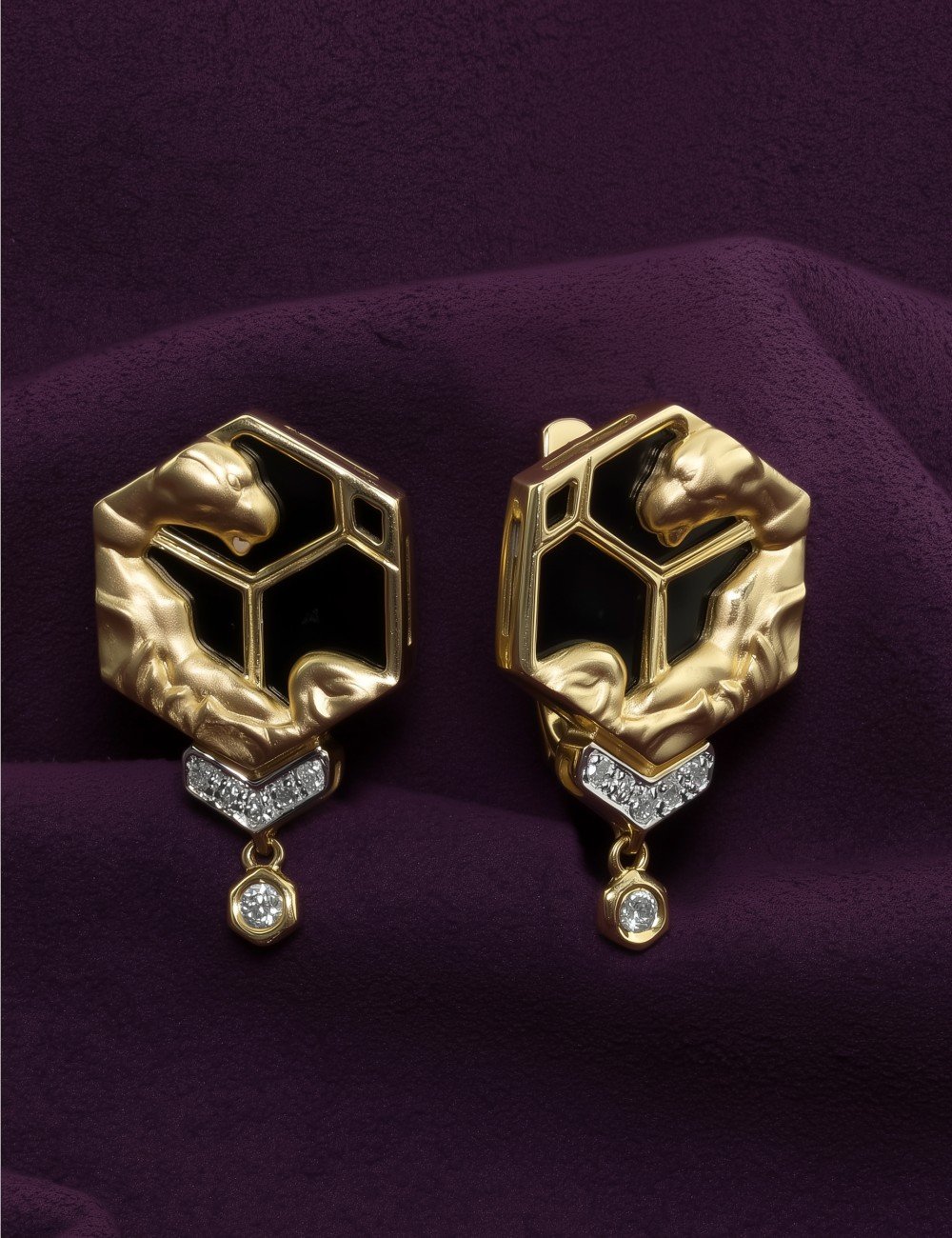 Серьги из лимонного золота c бриллиантами и ониксом