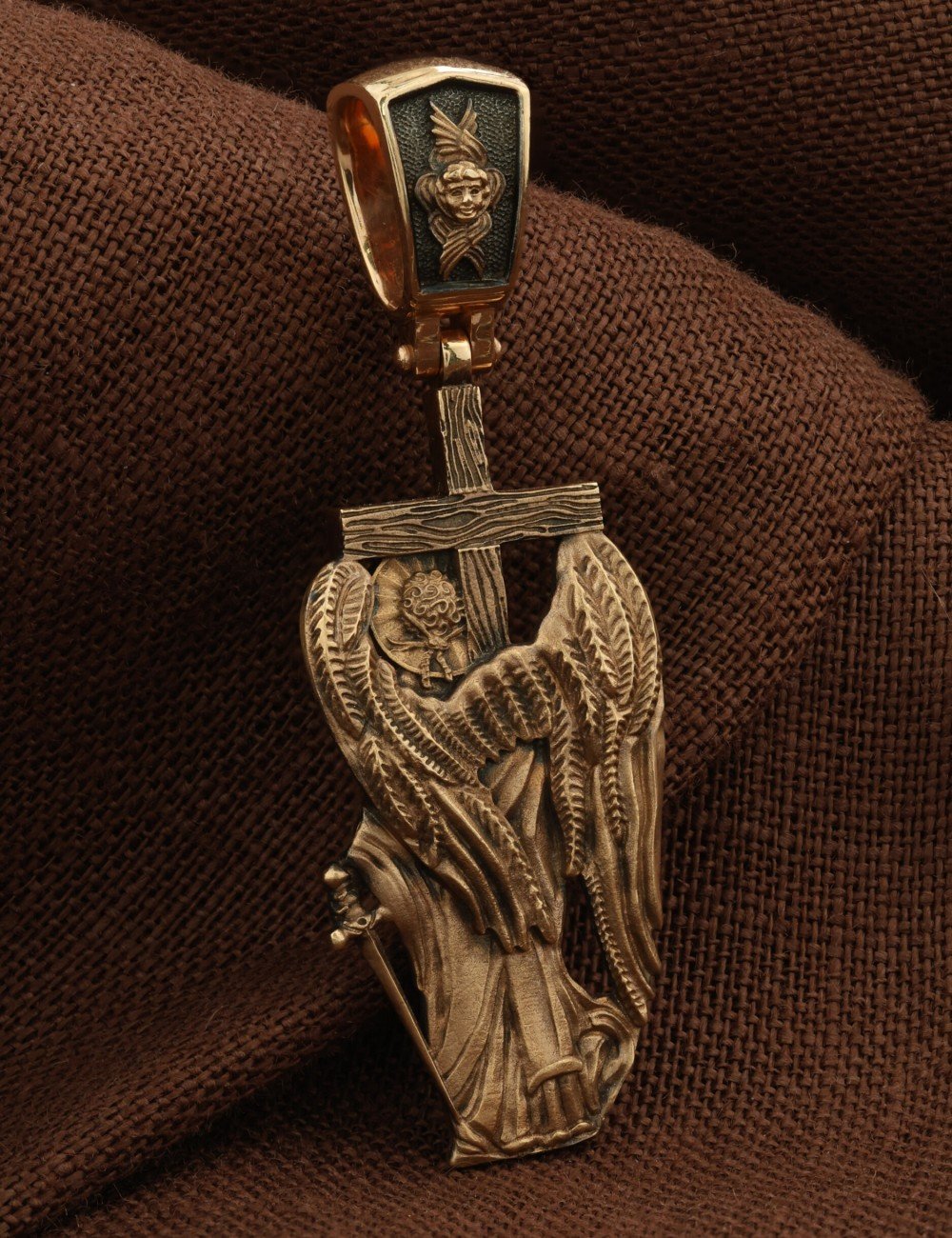 Крест из золота