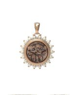 Подвеска из золота c эмалью и жемчугом