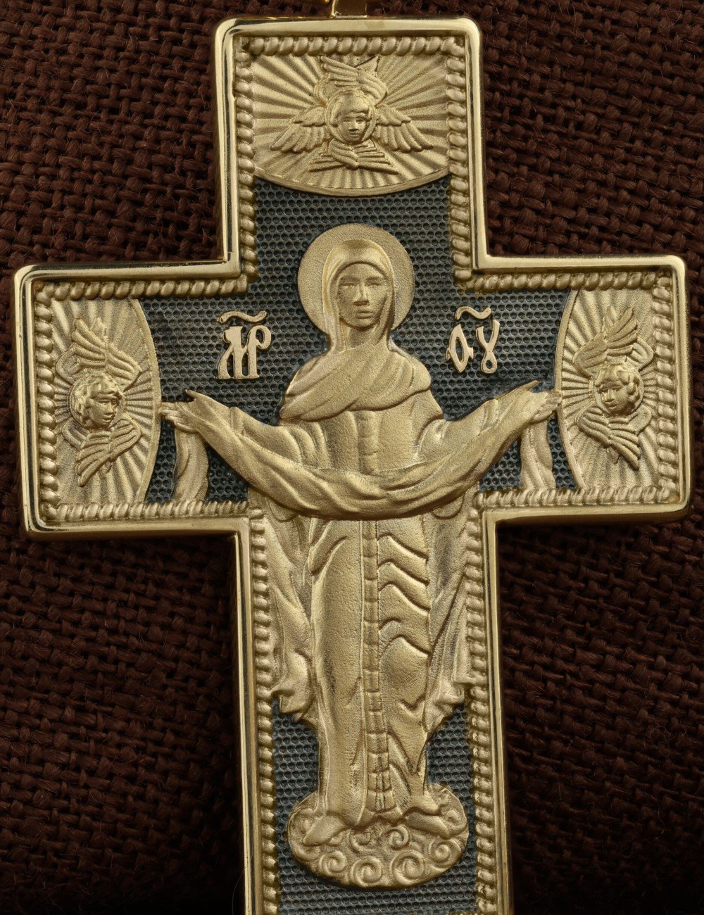 Крест из лимонного золота