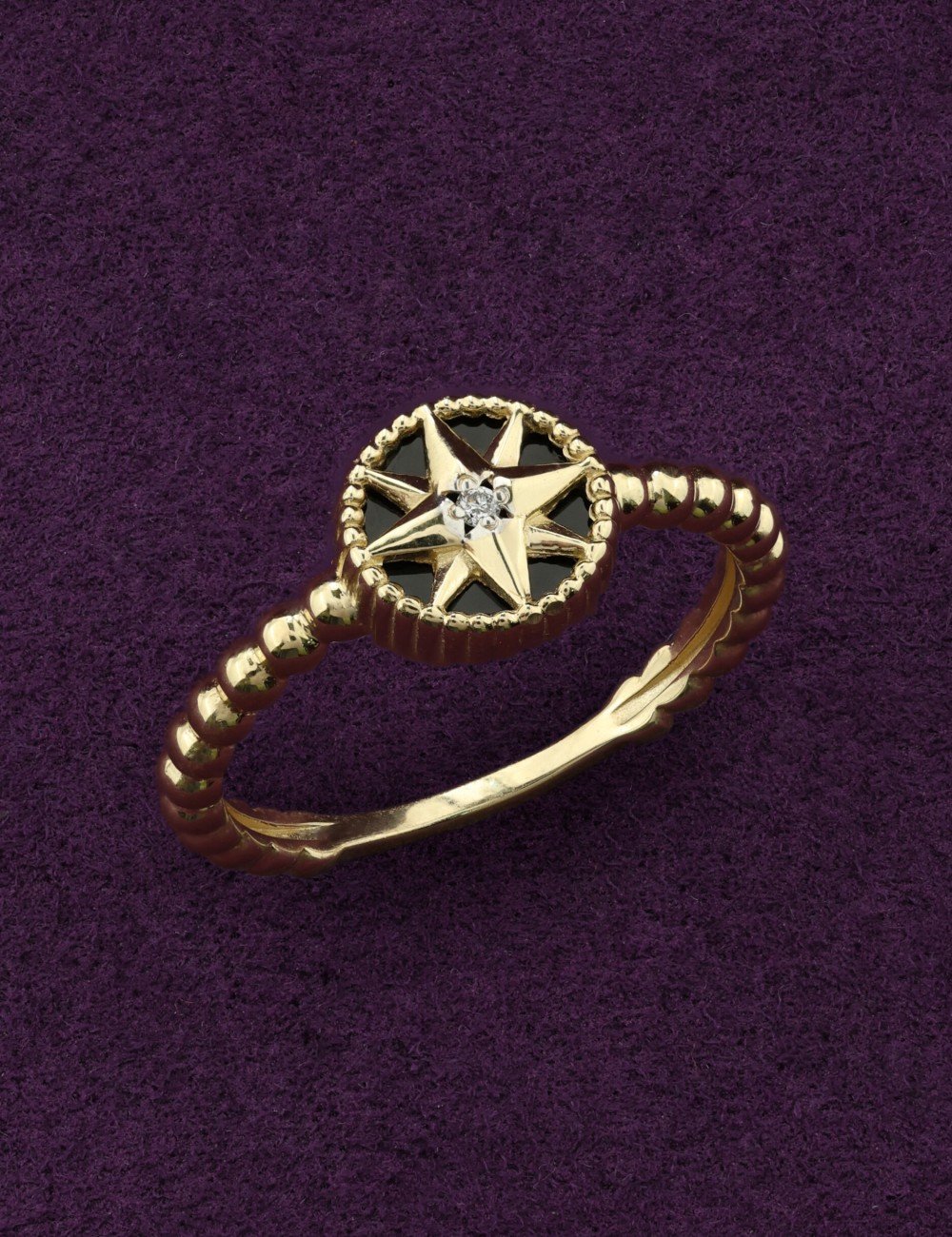 Кольцо из лимонного золота c бриллиантами и ониксом