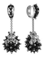 Серьги из белого золота c эмалью и ониксом