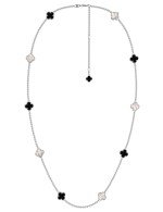 Колье из белого золота c ониксом и перламутром