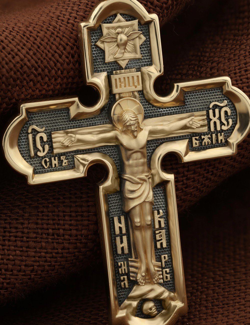 Крест из лимонного золота