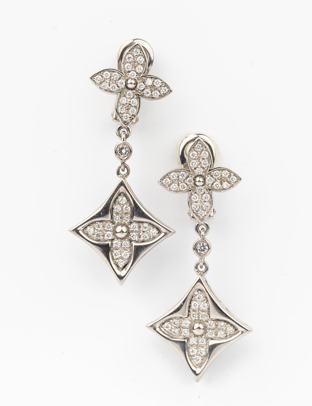 Серьги из белого золота c бриллиантами