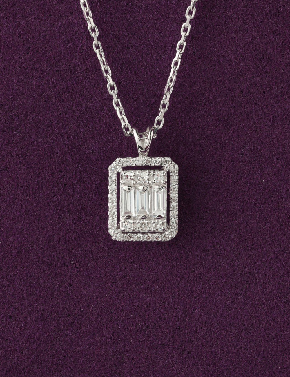 Колье из белого золота c бриллиантами