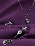 Серьги из белого золота c бриллиантами и ониксом