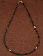 Шнурок шёлковый из лимонного золота c шёлковым шнурком