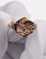 Кольцо из золота c бриллиантами и перламутром