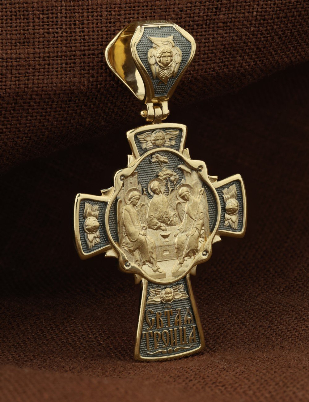 Крест из лимонного золота