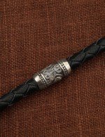 Гайтан из белого золота c кожаным шнурком