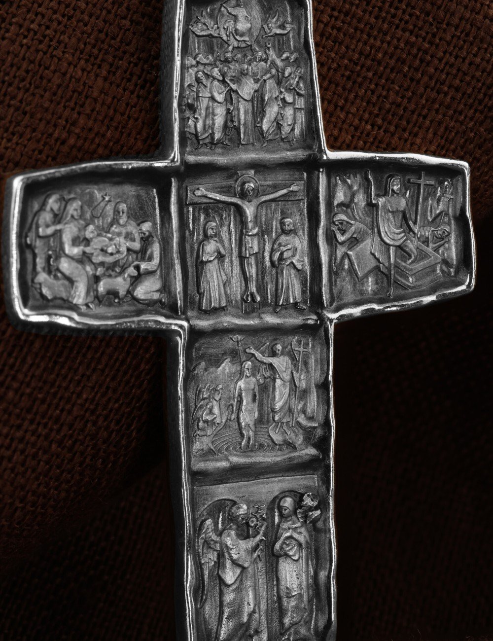 Крест из белого золота