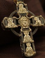 Крест из лимонного золота c эбеновым деревом