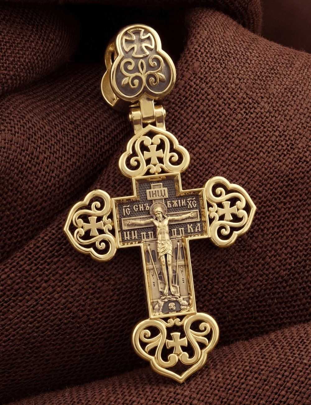 Крест из лимонного золота