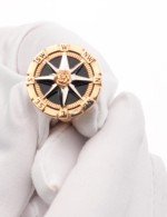 Кольцо из золота c эмалью и ониксом