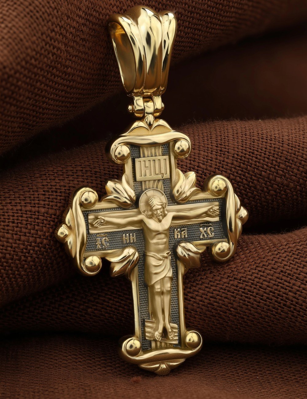 Крест из лимонного золота