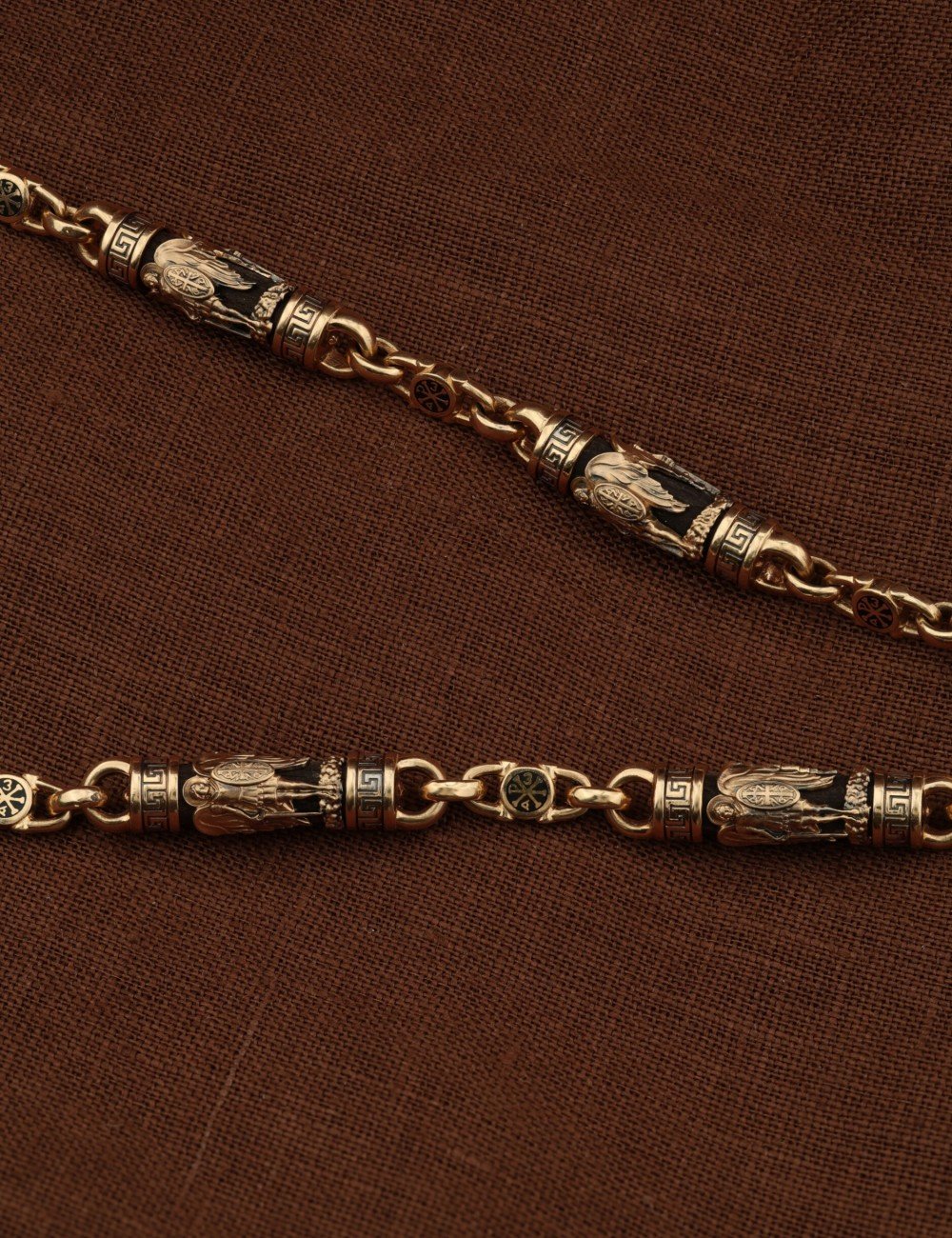 Цепь из золота c эмалью и эбеновым деревом